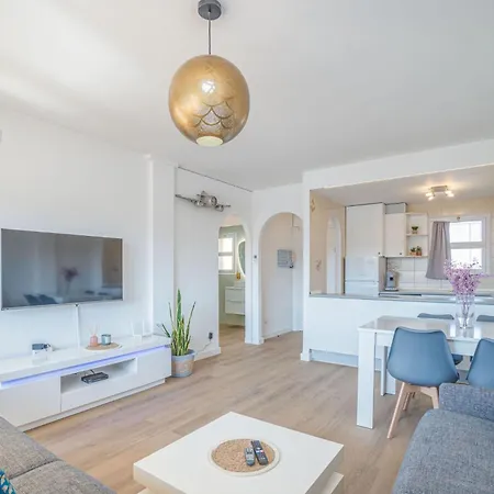 Milenial Immo With Parking In Apartment Roses