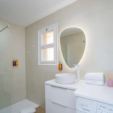 Milenial Immo With Parking In Apartment
